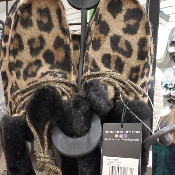 Hey Dude Shoes Britt Ankle Boots - Picture 3 of 3